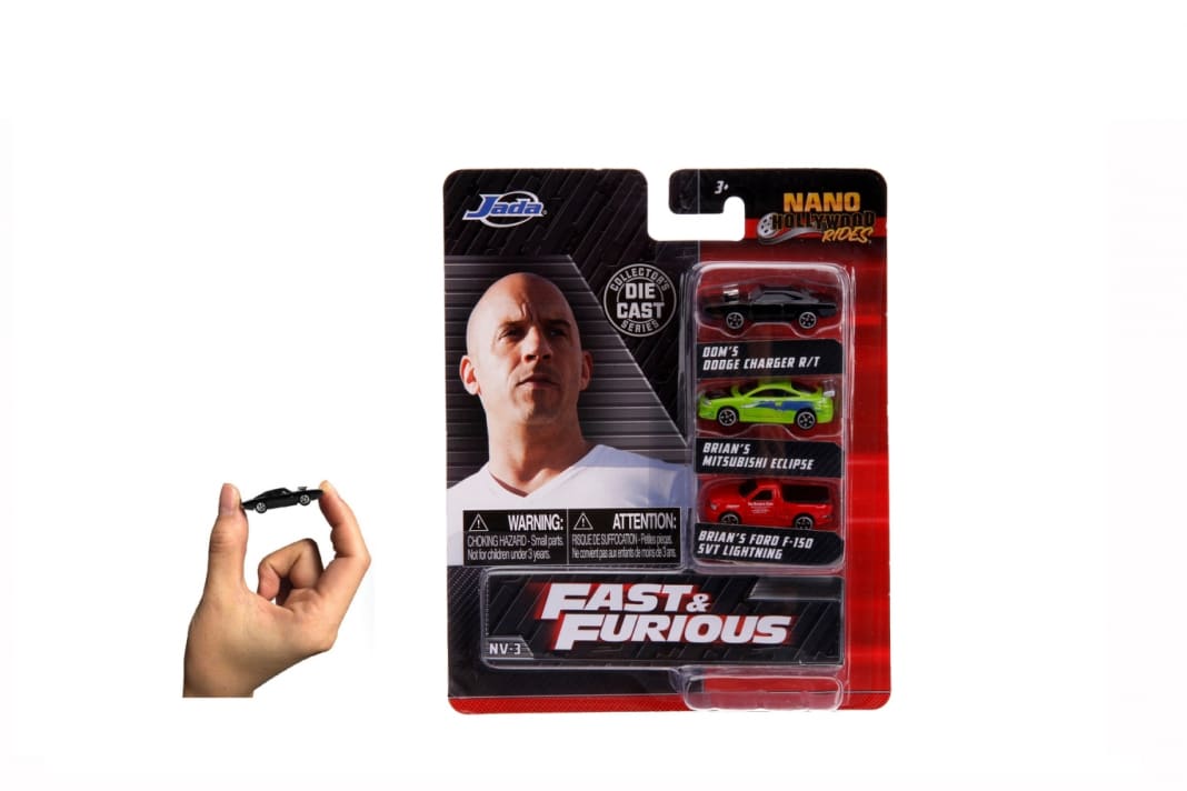 Dieses Bild zeigt die Blister-Verpackung für die drei Modellautos, die vier Zentimeter in der Länge messen