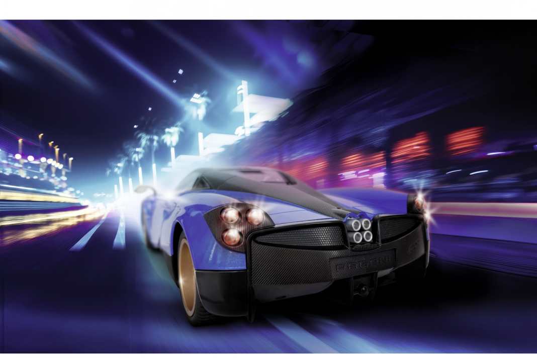 Der ferngelenkte Pagani Huayra hat sogar eine funktionstüchtige Beleuchtung mit an Bord