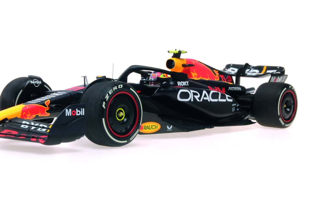 Beim Red-Bull-Flitzer von Sergio Perez liefert der Siegerwagen vom GP Saudi Arabien 2023 das Vorbild