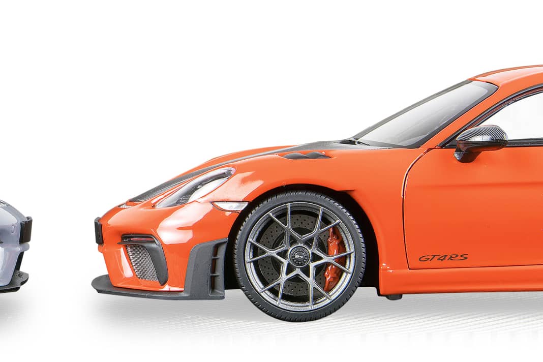 Minichamps zeigt mit dem Duo in 1:18 aus Die Cast schon einmal zwei unterschiedliche Felgen für Cayman und Spyder