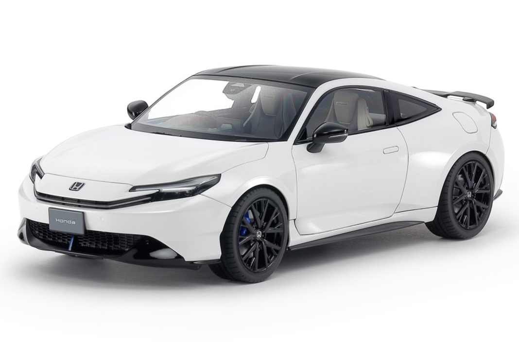 Fein gravierte Karosserien sind bei Tamiya in 1:24 gesetzt. Der Prelude überrascht mit seinen perfekt eingesetzen, schlitzförmigen Frontscheinwerfern. ] Foto: Tamiya