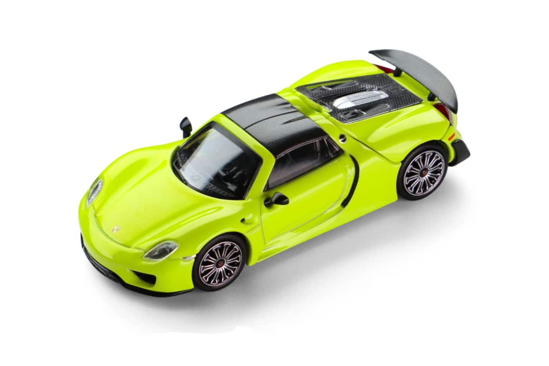 Am 1:64-Modell von Trends Hobby des Porsche 918 RS fällt neben der makellosen Lackierung auch noch die Karbonstruktur der beiden herausnehmbaren Dachhälften ins Auge. ] Foto: Trends Hobby