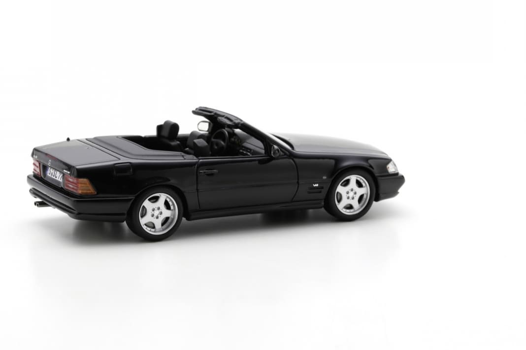 In der Rückansicht ist die leicht aufsteigende SL-Linie gut zu erkennen