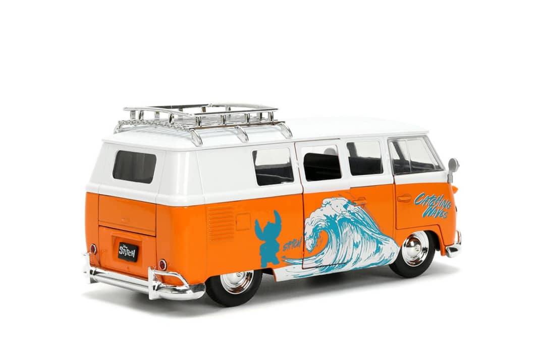 Dieser zweifarbige VW T1 im Maßstab 1:24 macht die Welle. Auch in Sachen Dekoration. ] Foto: Jada Toys