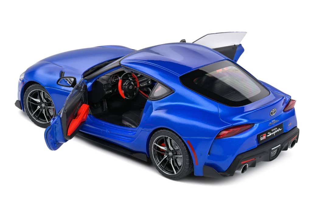 Der neue Solido-Supra hat ein Interieur in den Farben Schwarz und Rot