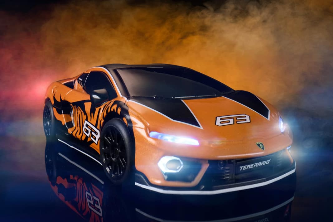 Kleines Wunderwerk: In seinem Die-Cast-Modell des Lambo Temerario hat Hot Wheels eine Funkfernsteuerung mit zwei Fahrmodi verstaut! Klasse!  ] Foto: Hot Wheels