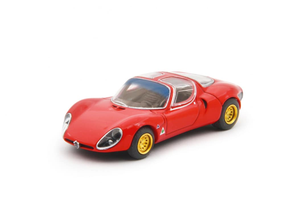 Das 1:64-Modell des nur 18-mal gebauten Alfa Romeo Tipo 33 Stradale gibt es auch in der wohl beliebstesten Farbe Rot zu kaufen. ] Foto: Werk