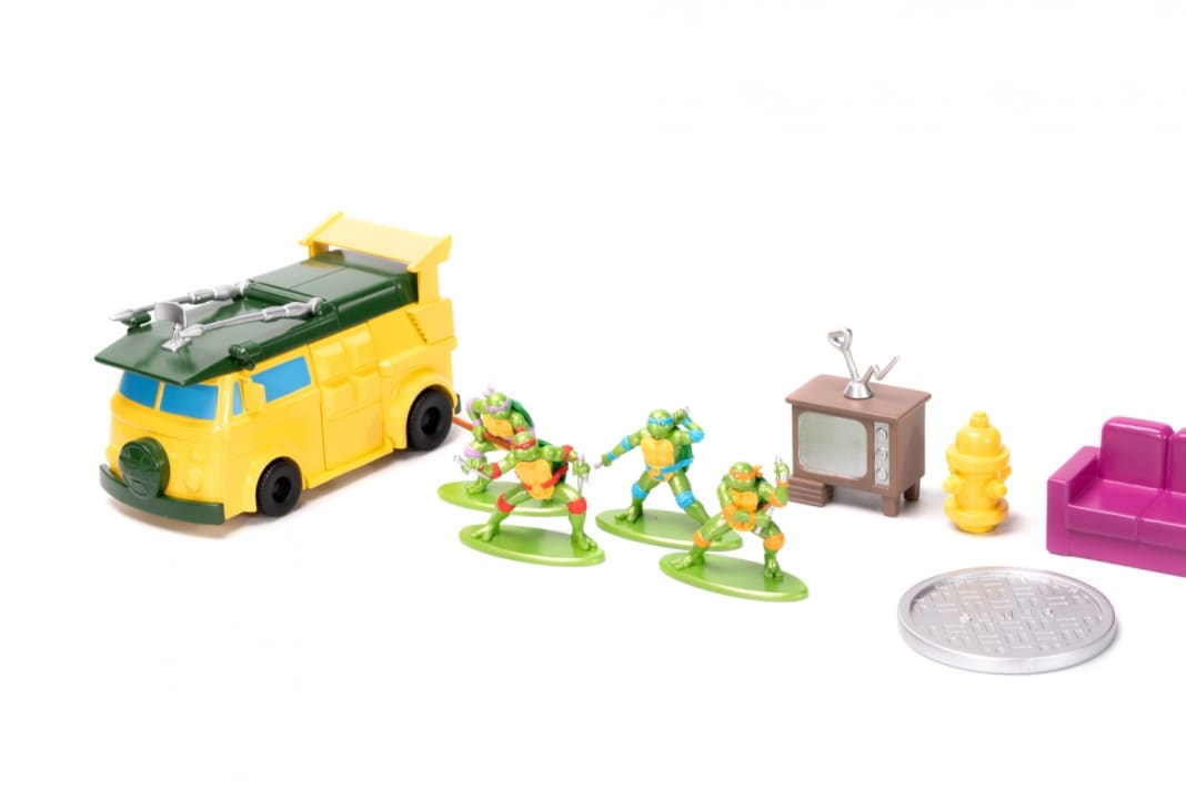 Egal ob Sofa, Pizza-Van oder die eigene Montur: Ninja Turtles lieben es bunt.