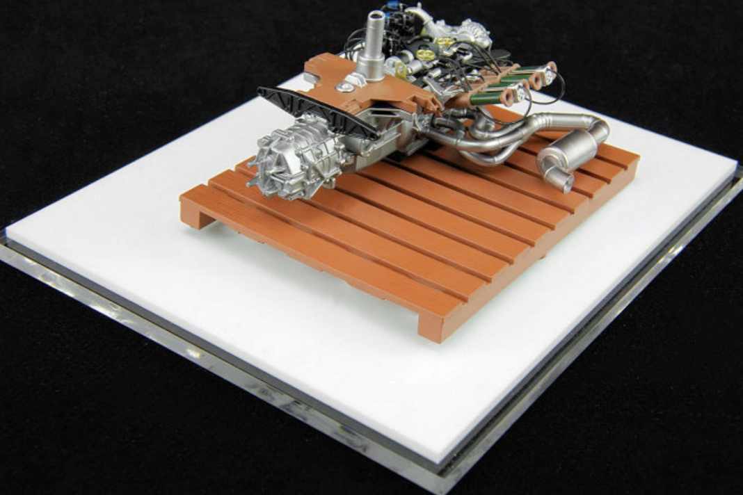 Der Le-Mans-Sieger von 1991, der Mazda 787B, hatten den Vierscheiben-Wankelmotor unter der Haube, den Motor Helix jetzt in 1:18 nachbaut ] Foto: Motor Helix