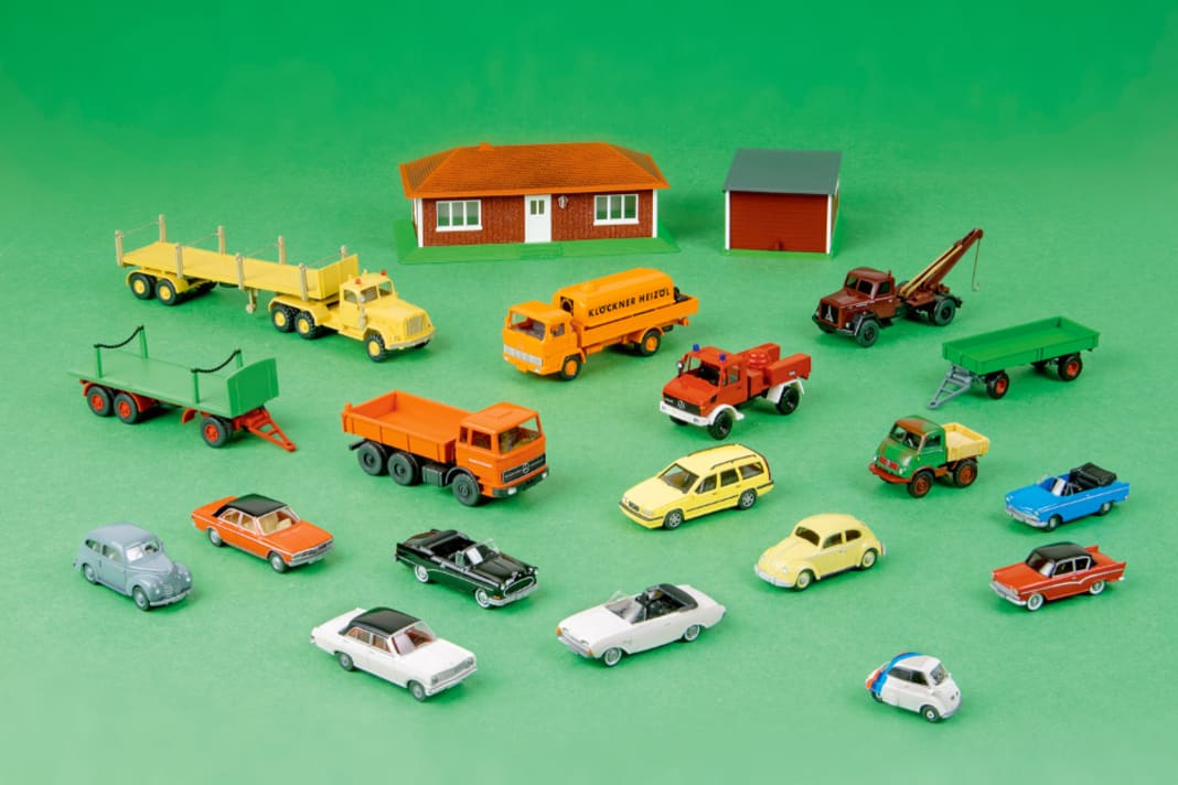 Der gute alte Personenkraftwagen
hinterlässt bei den Wiking-Neuheiten
für April und Mai unübersehbare Spuren