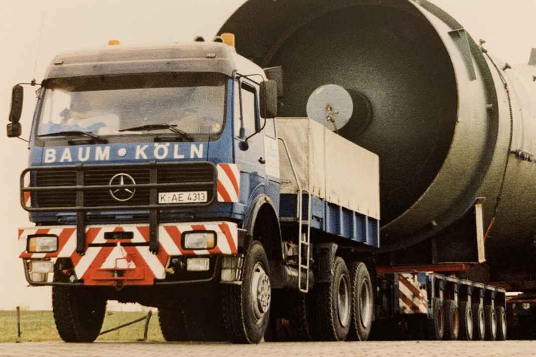 Mehr Mercedes-Power gab es Anfang der Achtziger einfach nicht. Hier ist das Original in den Farben der berühmten Spedition Baum aus Köln zu sehen. Diese Dekoration plant WSI auch bei seinem 1:50-Modell. Foto: Werk/WSI