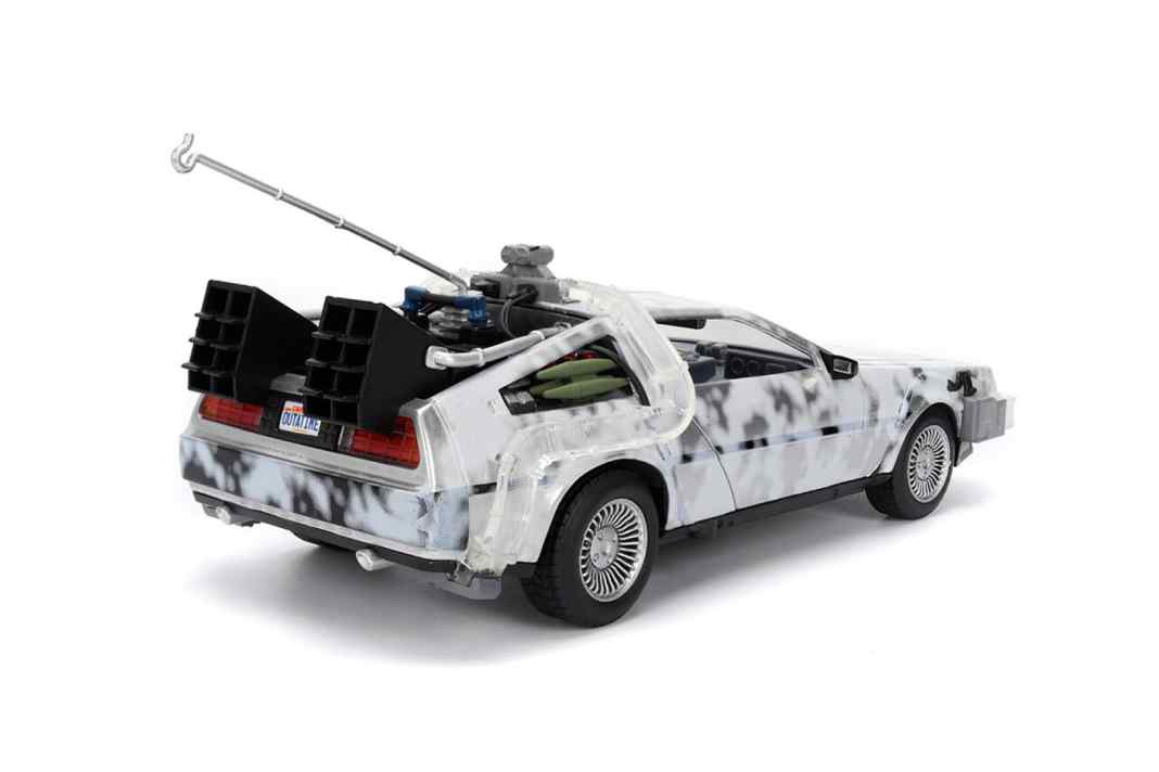 Die Flügeltüren sind bei der Neuheit von Jada Toys beweglich umgesetzt. Die Karosserieoberfläche zeigt eine ganz spezielle Patina. ] Foto: Jada Toys