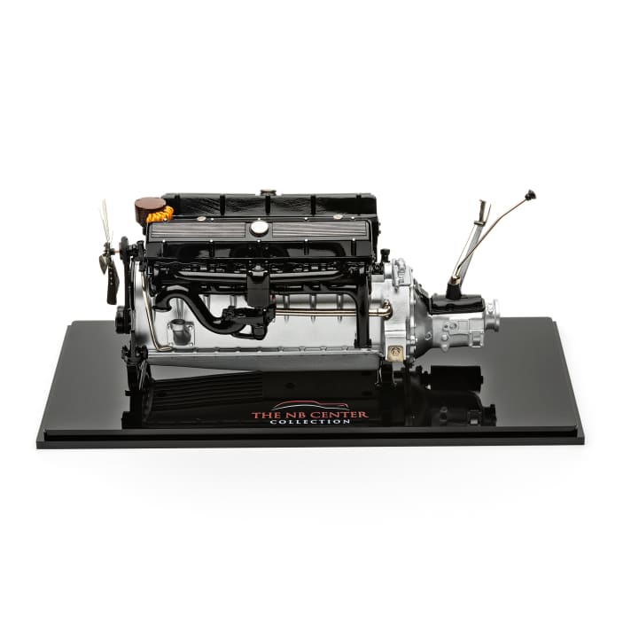 Nur 50-mal baut Brooklin Models den Motor des Cadillac Series 452 im Riesenmaßstab 1:8 nach. Das Original wurde erstmals im Jahre 1933 in einem Automobil verbaut. ]
