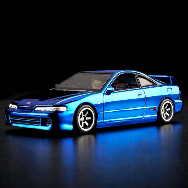 In der Exklusiv-Serie “Red-Line-Club” bringt Hot Wheels ab sofort den Honda Integra in einer speziellen Version als 1:64-Modell aus Zinkdruckguss ] Werk