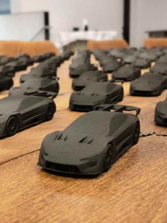 In 1:43 sieht die Zukunft der DTM mit E-Antrieb genau so aus. Wie diese Vision in 1:43 im 3D-Drucker entstanden ist, zeigt eine Story in Heft 2/2022 von MODELL FAHRZEUG. ]