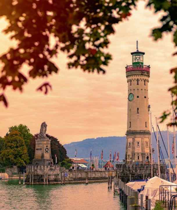 Start der Tour: Lindau am Bodensee, wo Bayerns einziger Leuchtturm steht