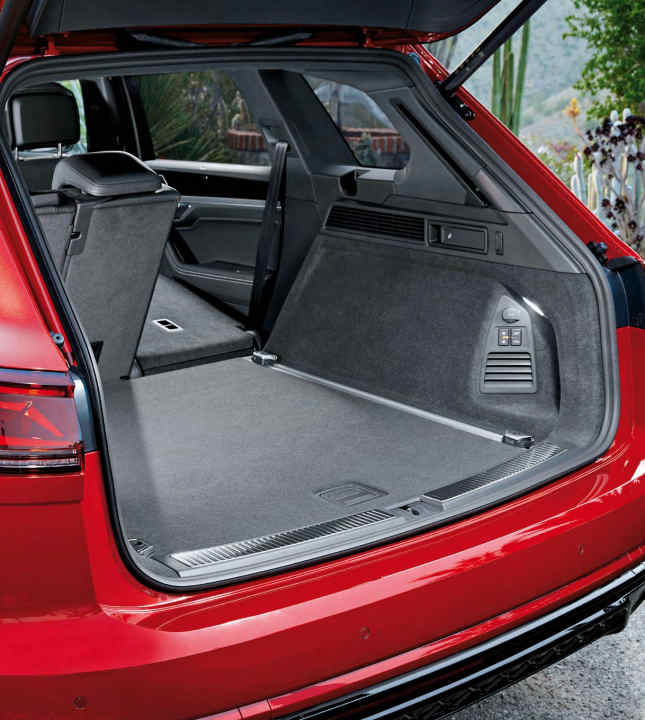 In den Kofferraum geht ordentlich was rein: 810 bis 1.800 Liter. Außerdem: verschiebbare Rücksitze für noch mehr Flexibilität