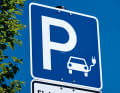 E-Auto-Parkplätze sind oftmals voll, die Höfe der Händler hingegen nicht