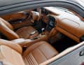 2000. Der Innenraum des 911 Carrera 4 Millennium war mit Vollleder und Wurzelholz-Applikationen ausgestattet.