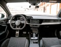 Cockpit und Armaturenträger sind im Vergleich zu den anderen Serienbrüdern unverändert