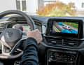 Wie ein kleines Tablet thront der Infotainment- Bildschirm nun auf dem Armaturenträger