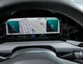 Das Digital-Cockpit ist Serie im Style und bietet verschiedene Ansichten – darunter auch die Navi-Karten-Darstellung (Discover Pro)