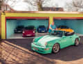 Mintgrün beginnt die Geschichte einer besonderen Leidenschaft für bonbonfarbene Elfer. Bis heute hat Hanns-Oliver Plöger keinen Porsche verkauft. Im Gegenteil. Bald vervollständigt ein 964 in der Farbe Coppaflorio die Sammlung.