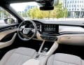 Das Octavia-Cockpit ist luftig und ergonomisch perfekt geschneidert. Die Materialwahl überzeugt genauso wie die Verarbeitung