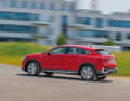 Fahrdynamisch macht dem Q3 Sportback 45 TFSI Quattro S-Tronic so schnell keiner was vor – Sportfahrwerk und Progressivlenkung sind Serie, noch spaßiger wird es mit dem Adaptiv-Fahrwerk, enthalten im Dynamik-Paket