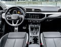 Der Armaturenträger der PHEV-Versionen des Q3 und des Q3 Sportback ist wie gewohnt übersichtlich und aufgeräumt