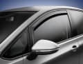 Die UV-beständigen und waschstraßenfesten Volkswagen Original Windabweiser sorgen durchgängig für Frischluft, denn die Fenster können – unabhängig von der Witterung – geöffnet bleiben.