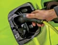 Der Enyaq RS bringt es auf bis zu 135 kW Ladeleistung (DC). Außerdem wird das Laden dank „Plug and Charge“ deutlich komfortabler, weil die Zahlinformationen nur einmal im Auto hinterlegt werden müssen. So heißt es zukünftig: Stecker rein – das war’s! | Fotos J. Bürgermeister, Skoda (1)