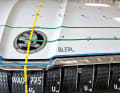 Visualisierung des Fußgängerschutzes auf der Motorhaube eines modernen Skodas