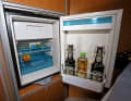 Auch der Kompressor-Kühlschrank wird bei Dometic eingekauft. Mit seinen 50 Litern bietet er ausreichend Kühlraum