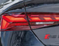 Sogar die RS-Schriftzüge sind bei den Competition-Modellen in schwarz gehalten („Optikpaket schwarz plus“) | Fotos J. Bürgermeister, Audi (3)