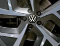 Es gibt ein neues Felgendesign in 19 Zoll. Zudem dreht sich der Nabendeckel nun mit, so dass das VW-Logo immer im Lot steht