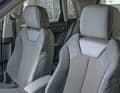 Die Sportsitze vorne kommen mit der vielfältigen, geschmackvoll zusammengestellten Interieur Design Selection (1.800 Euro) oder auch einzeln für 310 Euro. Sitzheizung und elektrische Verstellung gehen jeweils extra