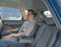 Der Q3 bietet bei nahezu gleicher Kopf- undKniefreiheit ein paar Zentimeter mehr Schulterund Ellenbogenbreite als der A3 Sportback