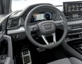 Willkommen daheim! Der Q5 empfängt mit einem piekfeinen Cockpit, das bei Verarbeitung, Ergonomie und Materialwahl Referenzstatus genießt