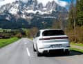 Der E-Hybrid (hier als SUV) bietet wohl die meiste Abwechslung. Entweder V6-grollend oder elektrisch summend. Und in Kombination geht mit 470 PS dann richtig die Post ab