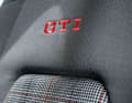Sitzbezüge aus Karostoff gehören unbedingt zum GTI, optional wird Leder angeboten