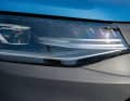 H7-Scheinwerfer sind Serie. Schmucke LED-Einheiten sorgen für noch mehr Licht optional mit Schlechtwetter- und Abbiegelicht sowie dynamischer Leuchtweitenregulierung (1.321 Euro)