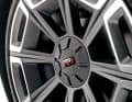Beim ID. GTI Concept spannen sich 245/35er Pirellis über wirklich hübsche 20-Zöller