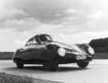 Wagen 38/43 Baudatum: 15.6.1940, Motor: 38/46 (Baudatum: 12.3.1940), meist mit Kennzeichen IIIA – 0687 versehen, kein Versatz zwischen Tür und hinterem Seitenfenster, Wagen mit den größten Fensterflächen, in der Porsche-Inventarliste vom 31.12.1940 als »Sportwagen 3, im Hause« vermerkt, im August 1940 an Bodo Lafferentz gegeben, Ende August/Anfang September 1940 Unfall (Autobahn), vorn rechts beschädigt, gerichtet, ebenfalls von Professor Porsche zumindest zeitweise (Herbst 1941) genutzt. Bei Kriegsende vermutlich in Gmünd eingelagert.* Karosserie nach dem Krieg auf 38/41 umgesetzt, Verbleib Fahrgestell unbekannt. * Falls die Theorie stimmt, dass die Wagen 42 und 43 nach ihren Unfällen das jeweils andere Frontstyling erhielten, müssten diese Passagen dem jeweils anderen Fahrzeug zugeordnet werden.