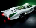 917 Langheck Eine schon optisch absolut ästhetische Erscheinung – und sportlich eine Revolution. Der V12-Mittelmotor leistet 560 PS und katapultiert den 830 Kilogramm leichten Wagen auf bis zu 320 Stundenkilometern.