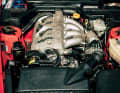Im Porsche 968 liegt ein 240 PS starker Dreiliter-Vierzylinder unter der vorderen Haube. Das Getriebe befindet sich an der angetriebenen Hinterachse.