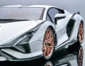 Ein Lamborghini in unschuldigem Weiß ist kaum weniger beeindruckend – auch als 1:18-Verkleinerung von Bburago