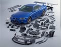Die Original-GT-R zeigen einen  innovativen Materialmix, die 1:12er von KKScale viele gelungene Details der Ikone R34