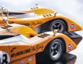 Der McLaren M8B hat den hohen Heck!ügel, der M8D den, der fest an der Karosserie montiert ist. So baut Tecnomodel in 1:18.