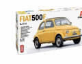Auf dem Karton ist es in dicken Buchstaben auf Englisch zu lesen: Der Italeri-Kit des Fiat 500 geizt nicht mit Details, hat bewegliche Türen und Hauben ] Foto: Werk